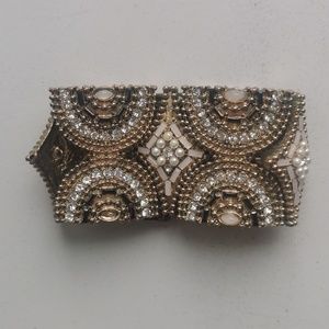 Bracelet cuffed style with rhibestones